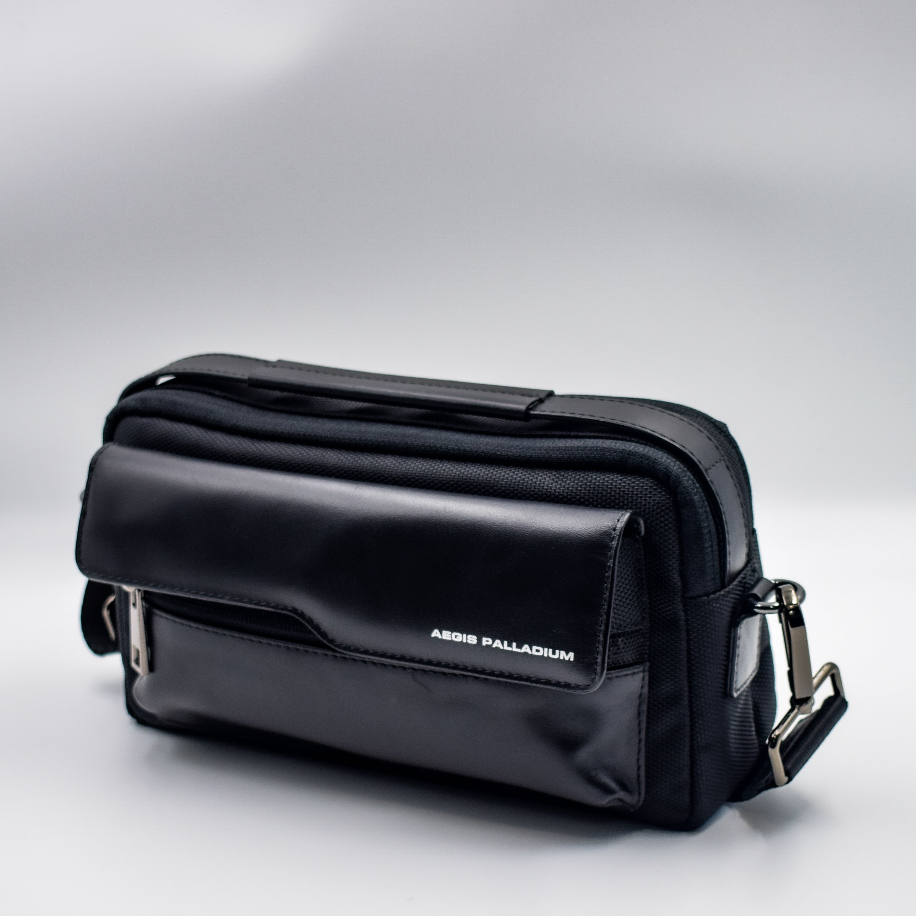 APL Core Nomad Sling Bag